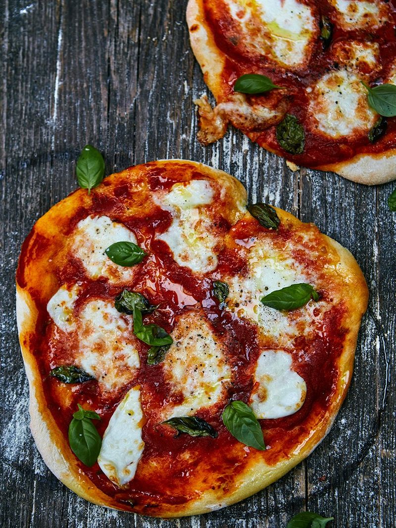 Pizza dough. The Italian way.